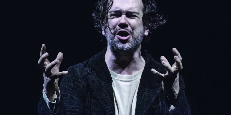 Domenica 25 ottobre al TsE di Is Mirrionis, a Cagliari, va in scena “Il Circo Capovolto”, spettacolo scritto ed interpretato da Andrea Lupo