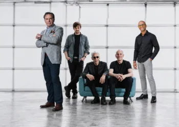 Domenica 1° novembre al Teatro Massimo di Cagliari, i pluripremiati ai Grammy Kurt Elling e Yellowjackets rileggono in chiave vocale i capolavori dei Weather Report