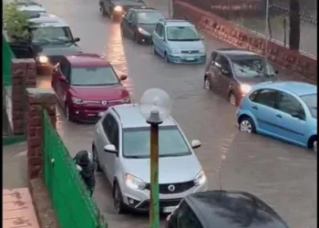Allagamenti a Bosa, il temporale rilancia l’allarme del Comitato: «L’acqua non arriva solo dal Temo»