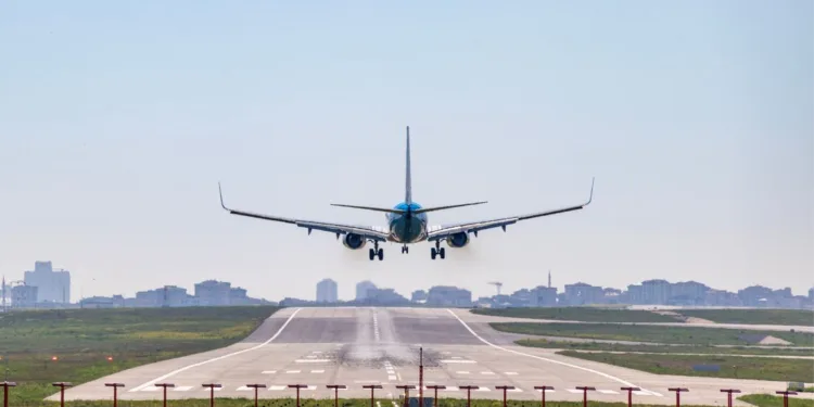 Trasporto aereo, pubblicato il bando “Nuove Rotte”: oltre 11,4 milioni di euro per potenziare i collegamenti della Sardegna