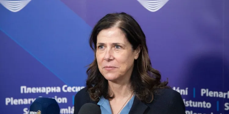 Caro carburante per il 118, la presidente Alessandra Todde: «Risorse subito e 15 milioni di euro in Finanziaria»