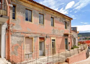 A Castelsardo un nuovo parcheggio multipiano in via Nazionale