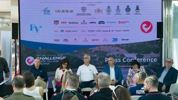 Challenge Forte Village Sardinia, presentato il programma della gara internazionale di triathlon