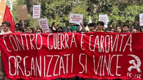 Migliaia in piazza allo sciopero generale di Cagliari «contro carovita e riarmo»
